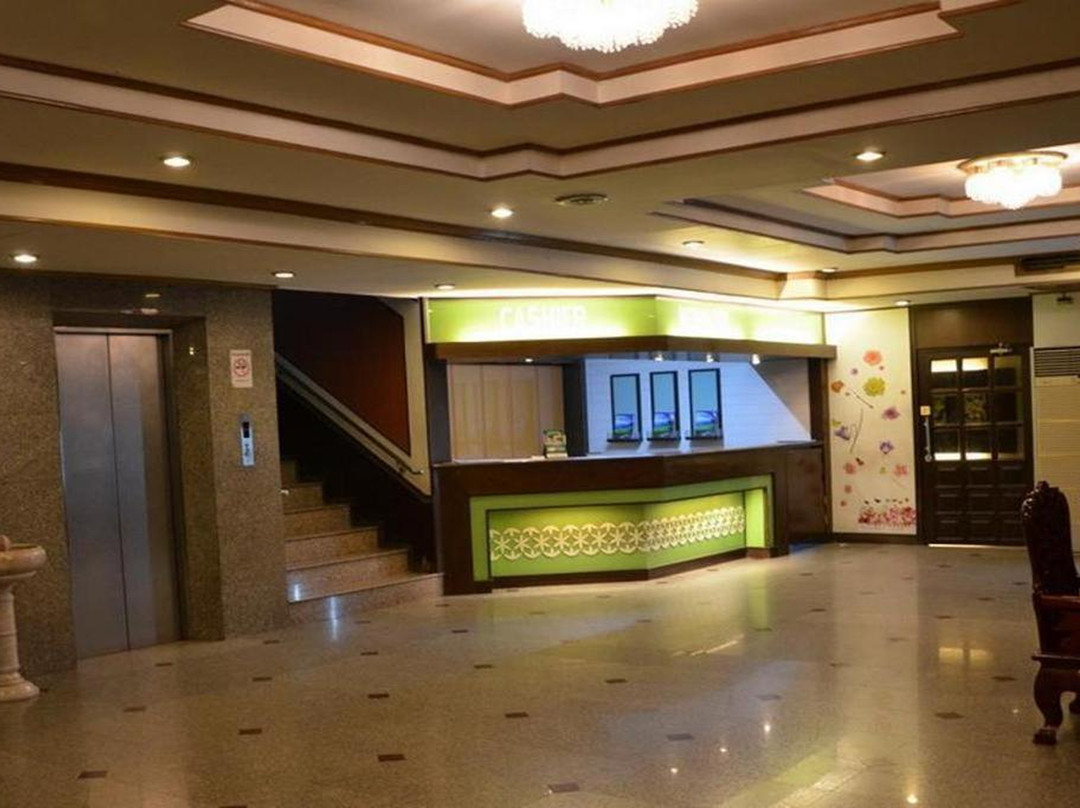 普鲁昂酒店主图