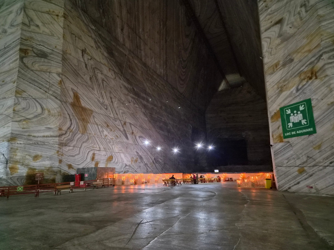 Unirea Salt Mine-斯勒尼克必去景点