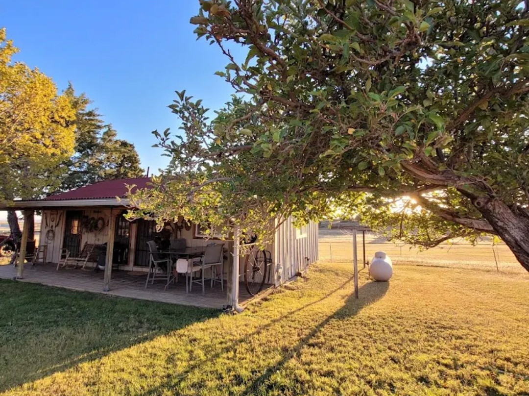 Xanadu Ranch GetAway / Private Guest Rooms / Guest Ranch & Horse Motel主图