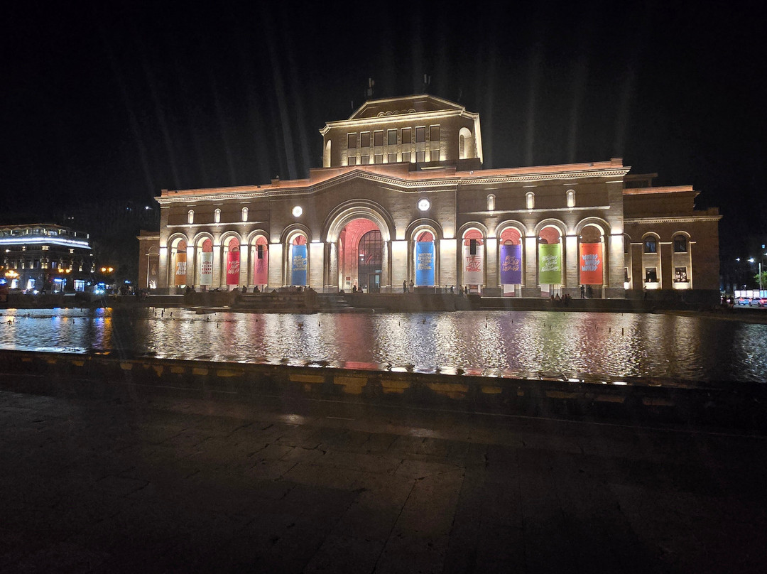Republic Square-埃里温必去景点