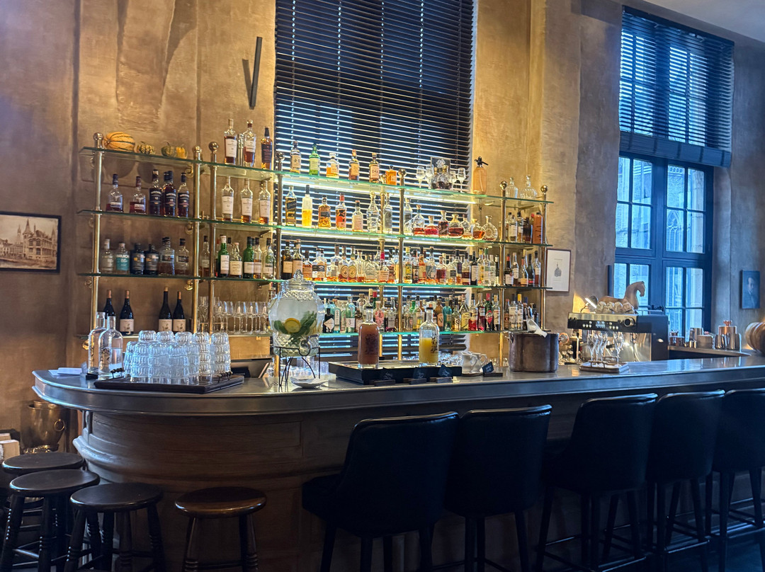 1898邮局酒店主图