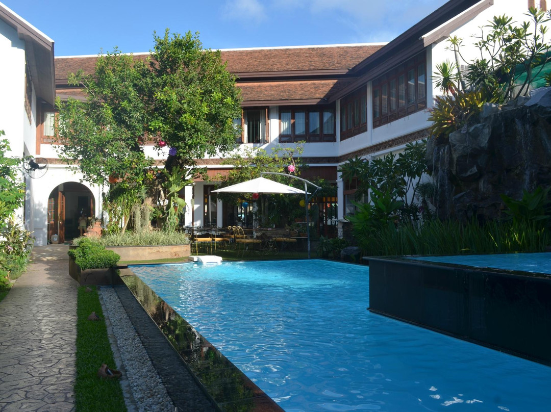 塔尼阔德查斯里酒店主图