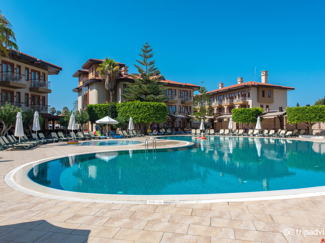 Club Grand Side