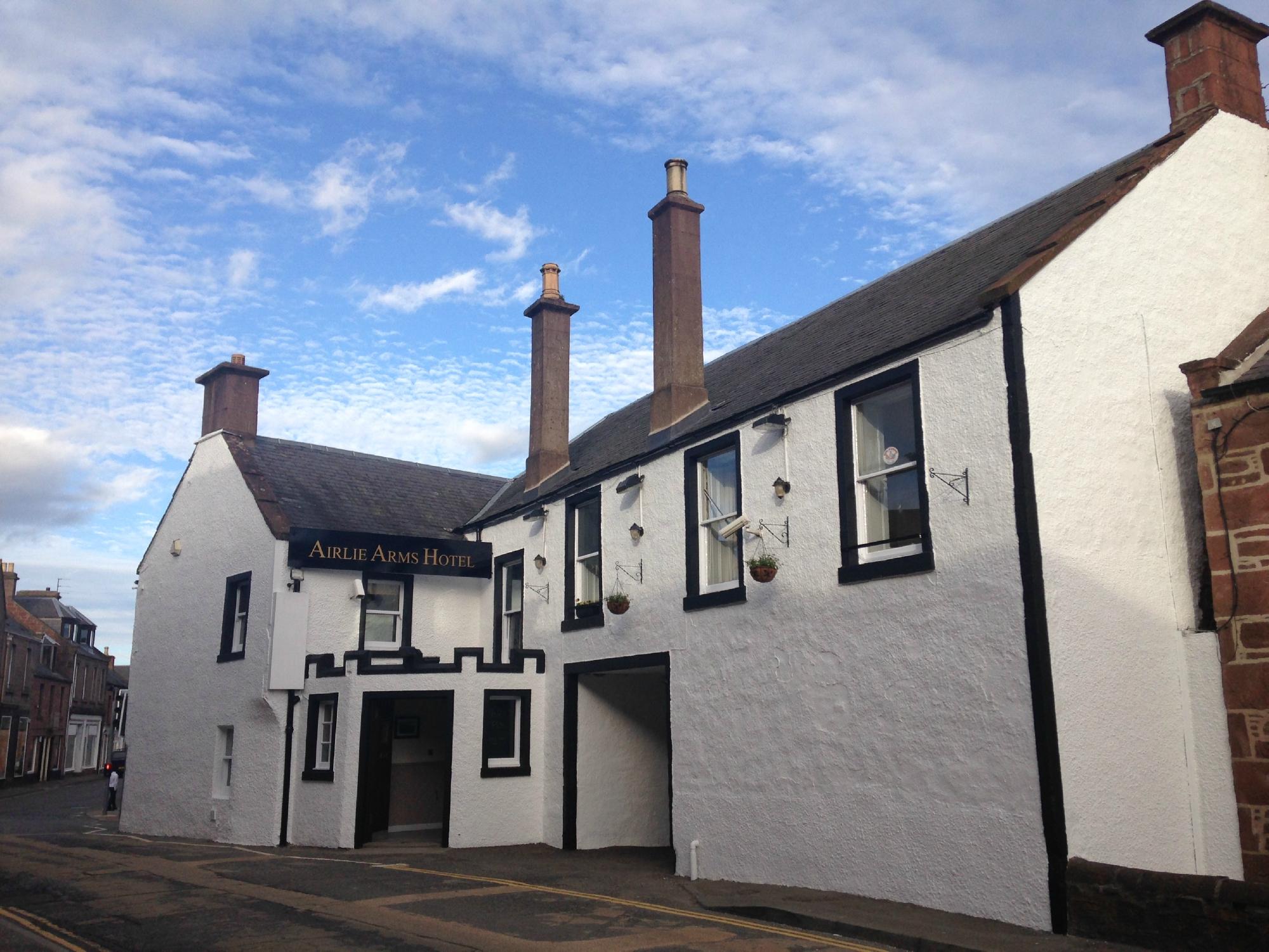Airlie Arms Hotel-官方