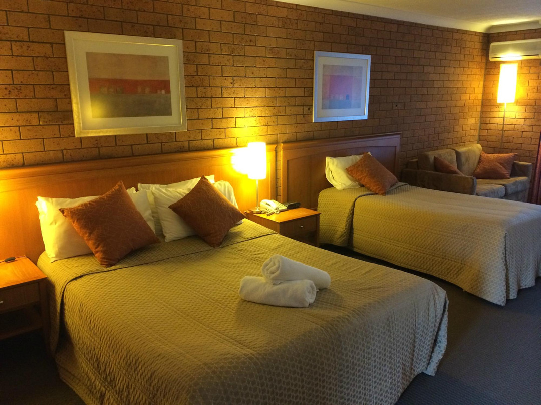 詹姆斯街汽车酒店