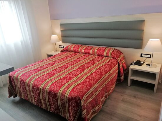 皮亚韦河畔圣多纳酒店住宿-可丽丝塔尔酒店