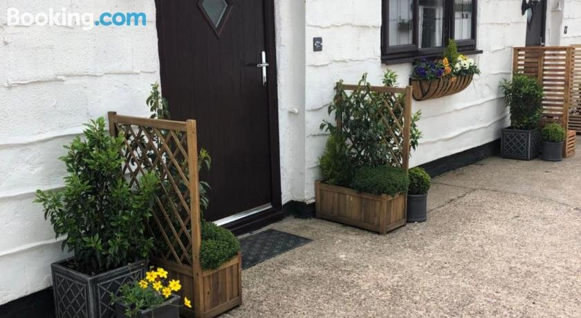 Little Park Holiday Homes Self Catering Cottages 1 & 2 Bedrooms Available Close to Tutbury Castle