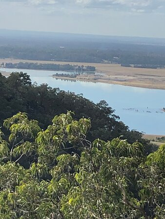 Mount Riverview Fire Trail景点图片