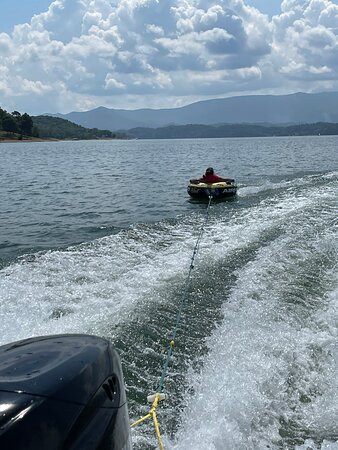 Lighthouse Pointe Marina-Dandridge必去景点