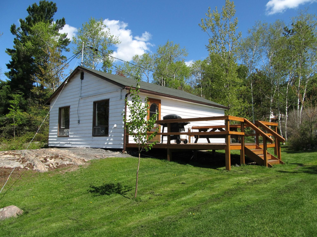 Bear's Den Lodge