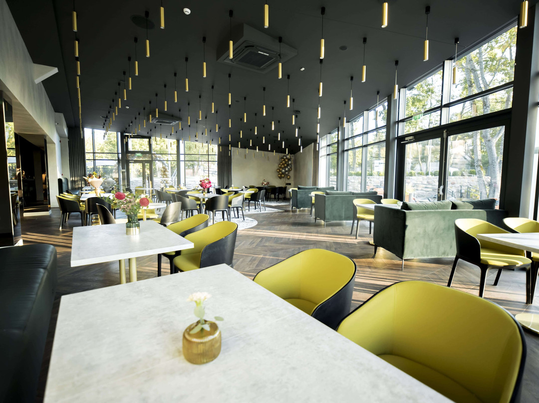 Anulynas餐馆和美食-Flow Restaurant