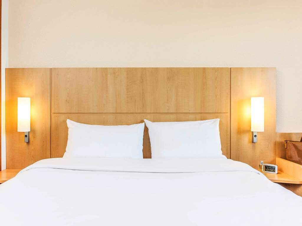 Ibis Friedrichshafen Airport主图