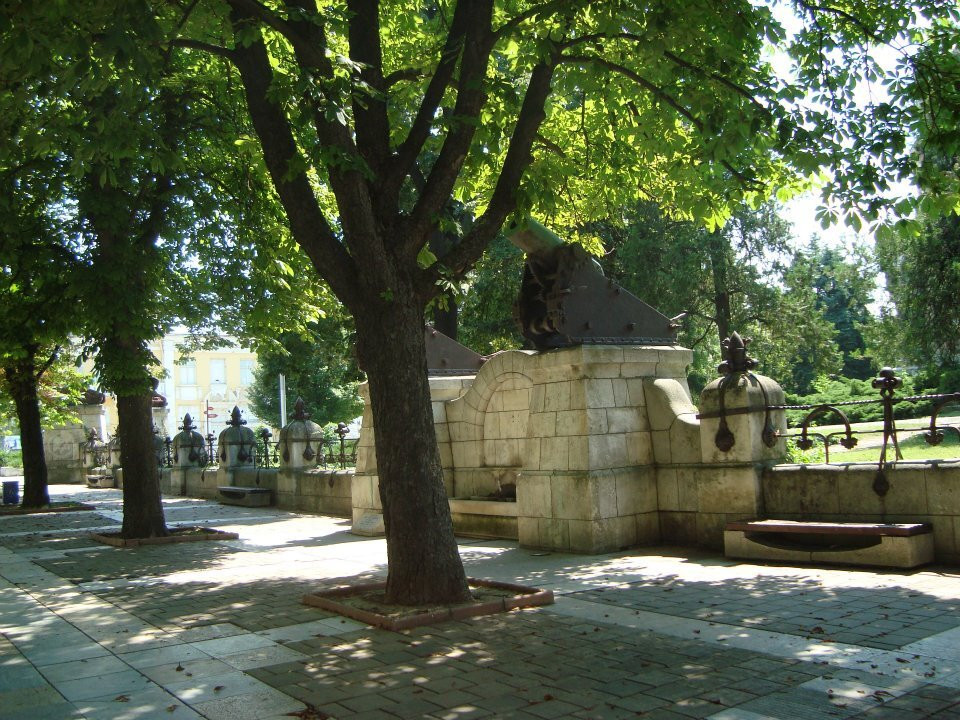 Saint George the Victorious Chapel and Mausoleum景点图片