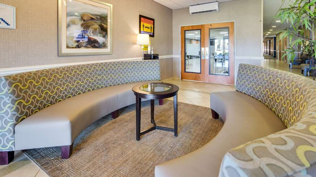 Best Western Plus Brunswick Inn & Suites主图
