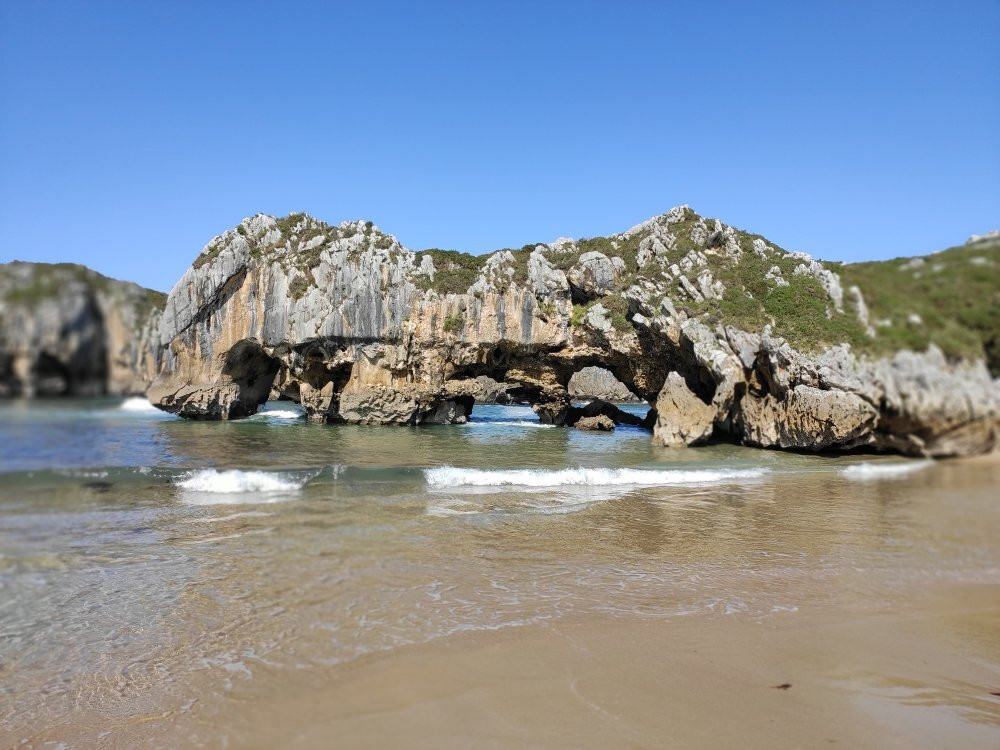 Playa de Cuevas del Mar景点图片