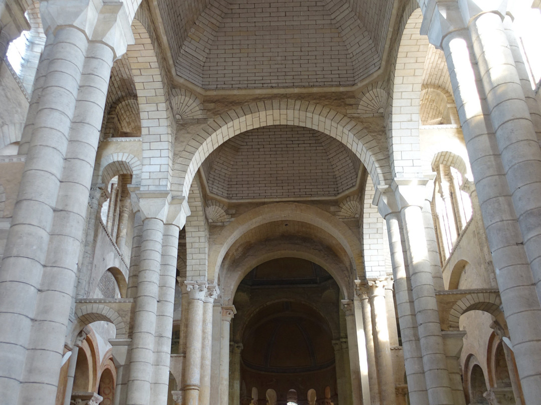Eglise Saint-Hilaire Le Grand-普瓦捷必去景点