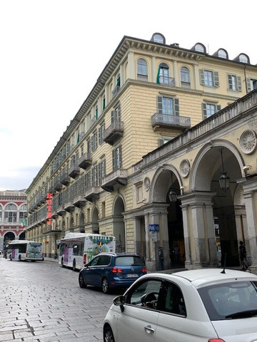 罗马和凯沃尔岩酒店主图