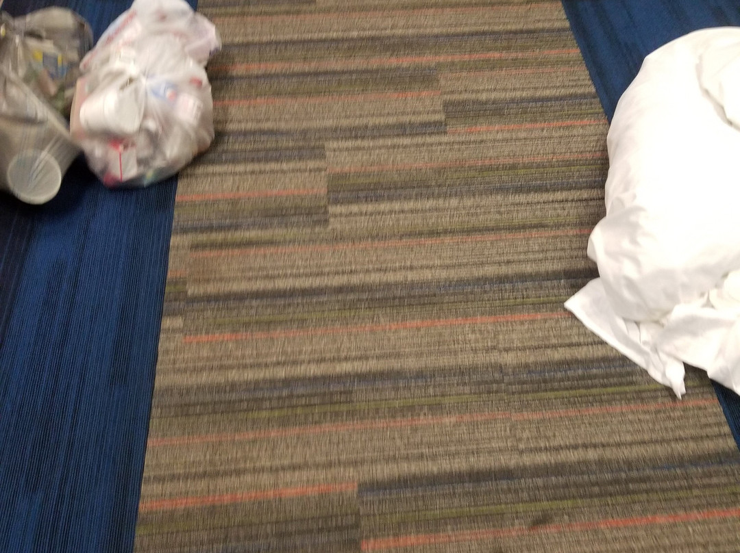 Holiday Inn Express & Suites Fort Wayne by IHG主图