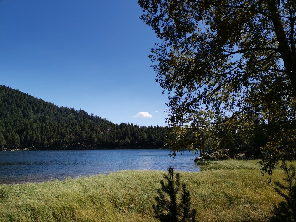 Estany De Vallserra景点图片