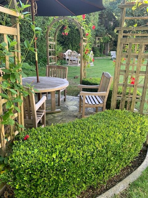 辛普森之家酒店主图