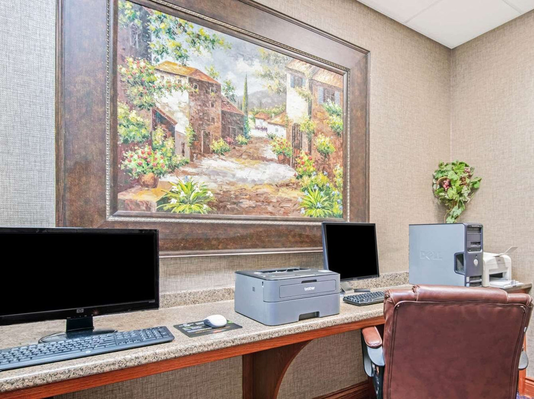 La Quinta Inn & Suites by Wyndham Oklahoma City - Moore主图