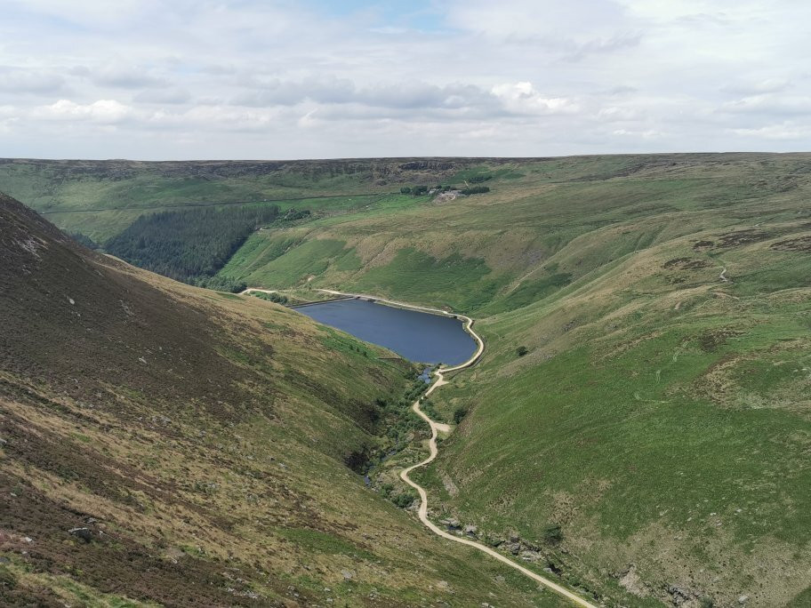 Dove Stone Reservoir景点图片