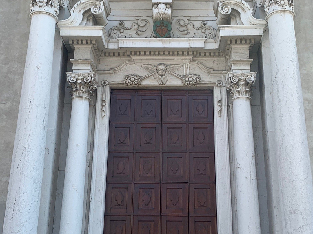 Basilica Romana Minore San Lorenzo Martire景点图片