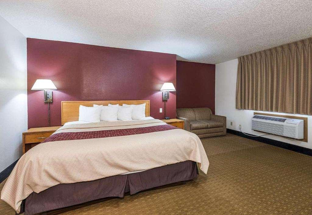 Bearcat Inn & Suites By Greentree主图