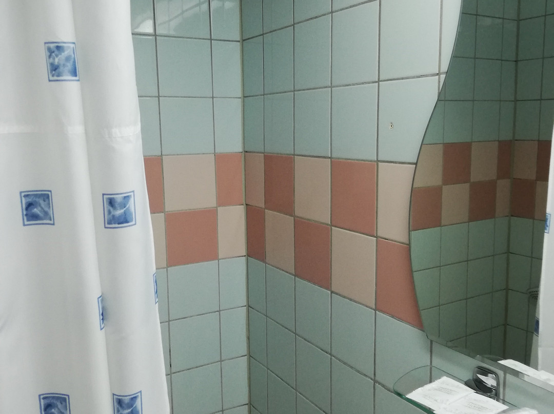 Cronwell Inn Ugra主图