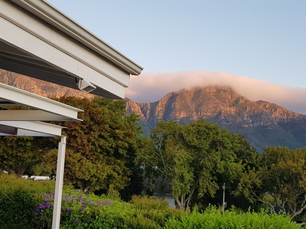 Thirty on Grace主图