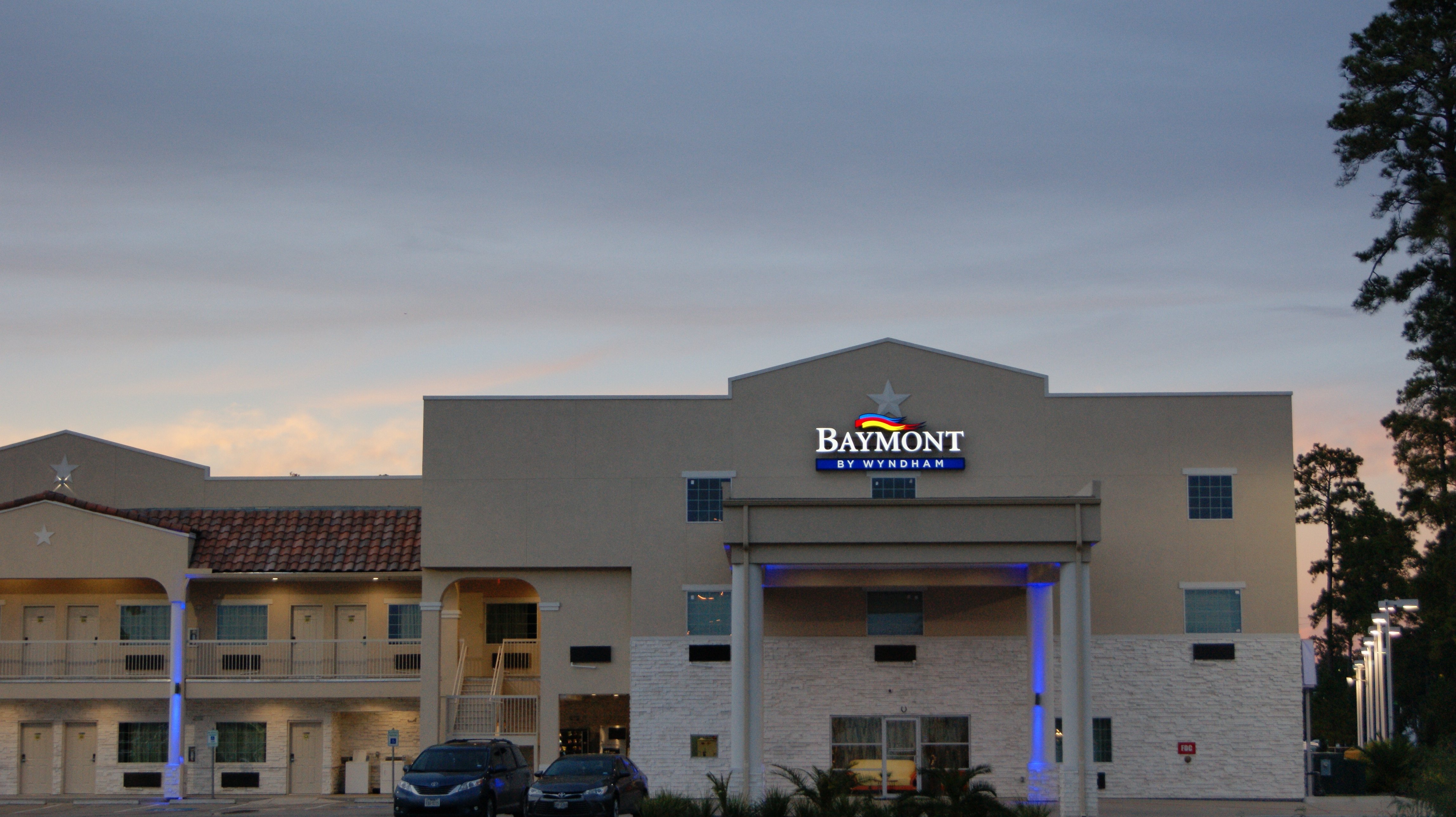 Baymont by Wyndham Kingwood-浴室