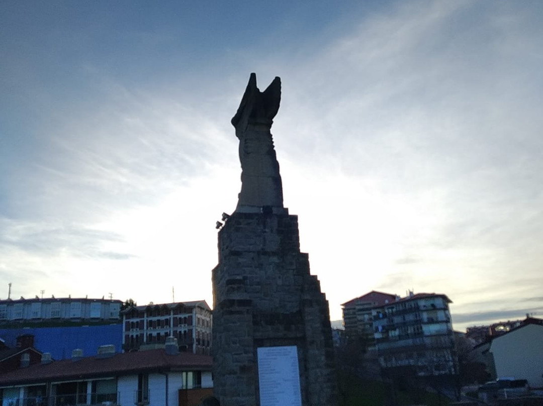 Monumento a Elcano-格塔里亚镇必去景点