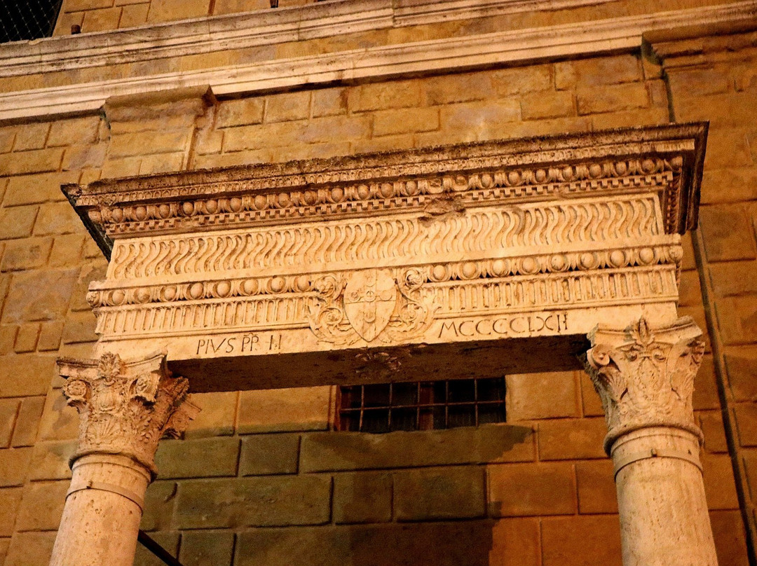 Pozzo dei Cani-皮恩扎必去景点