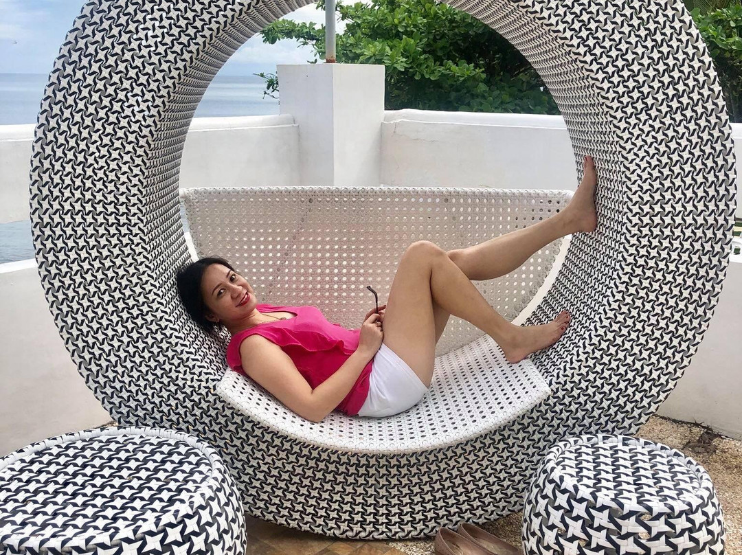 The Assemblage Point Resort主图