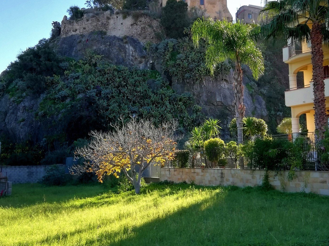 Castello di Brolo景点图片
