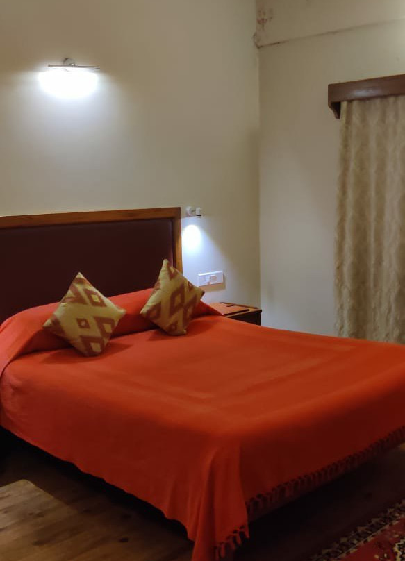 The Eee Cee Hotel主图