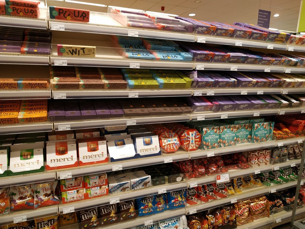 Van Den Tweel Supermarkt-Kralendijk必去景点