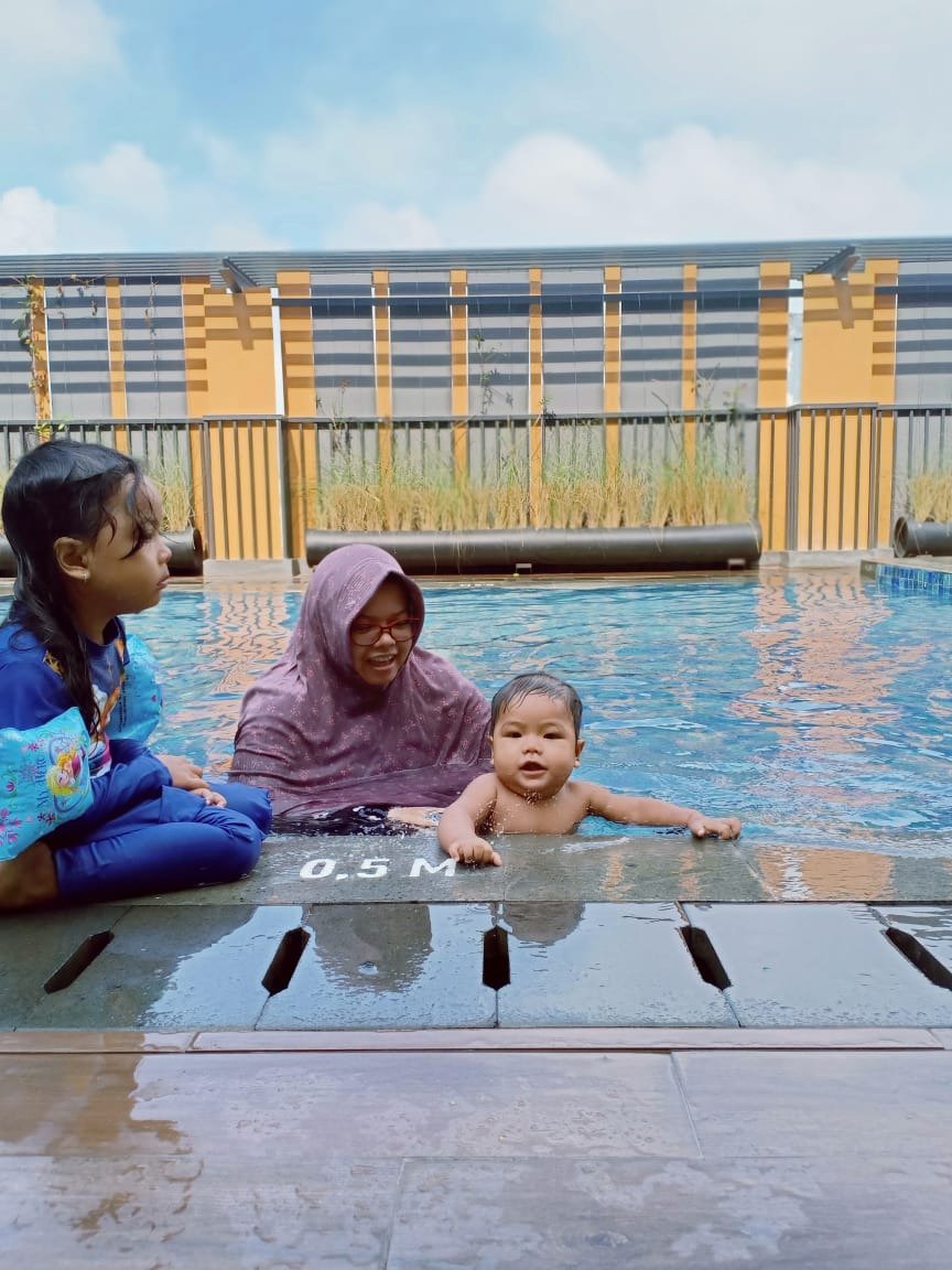 Harper Palembang-泳池