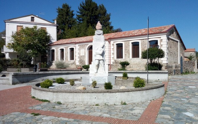 Monumento ai Caduti della Prima Guerra Mondiale-Decollatura必去景点