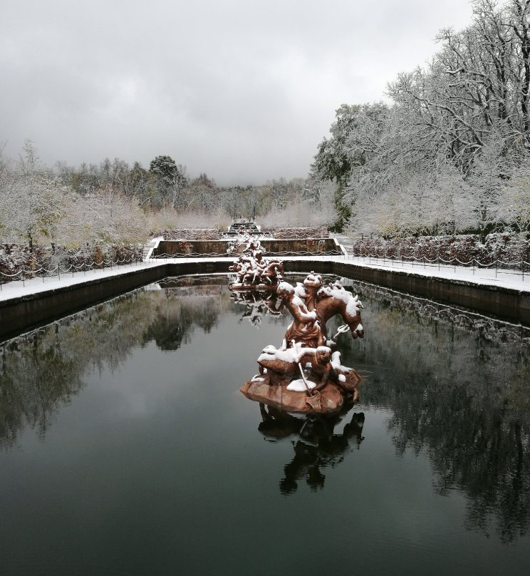 Fuente De Neptuno景点图片