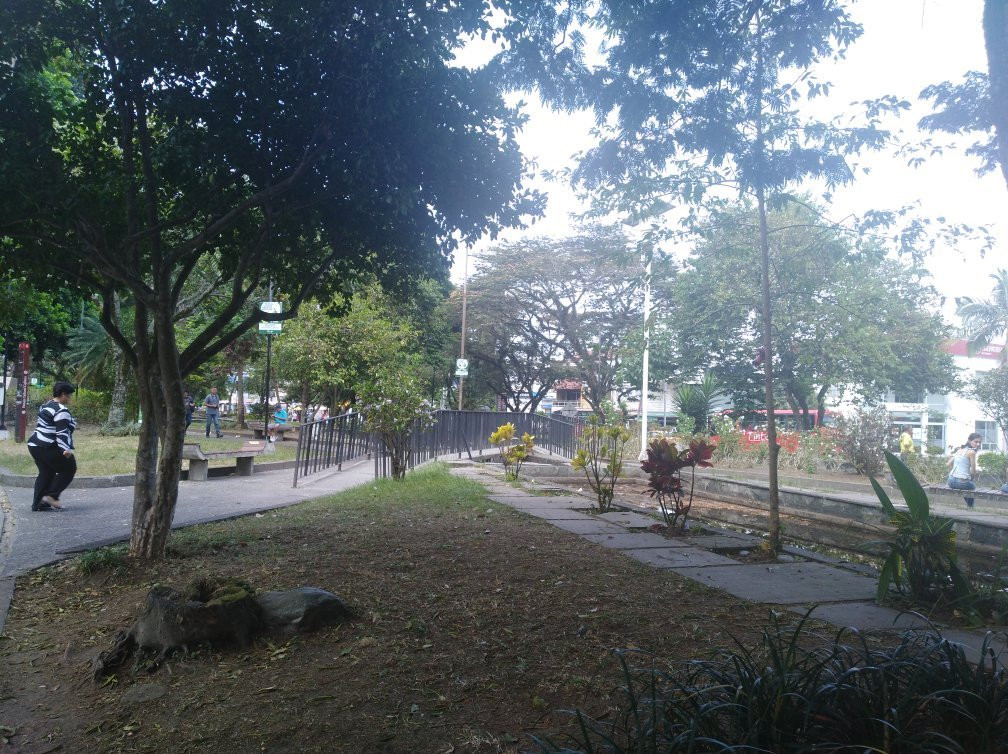 Parque de los Fundadores景点图片