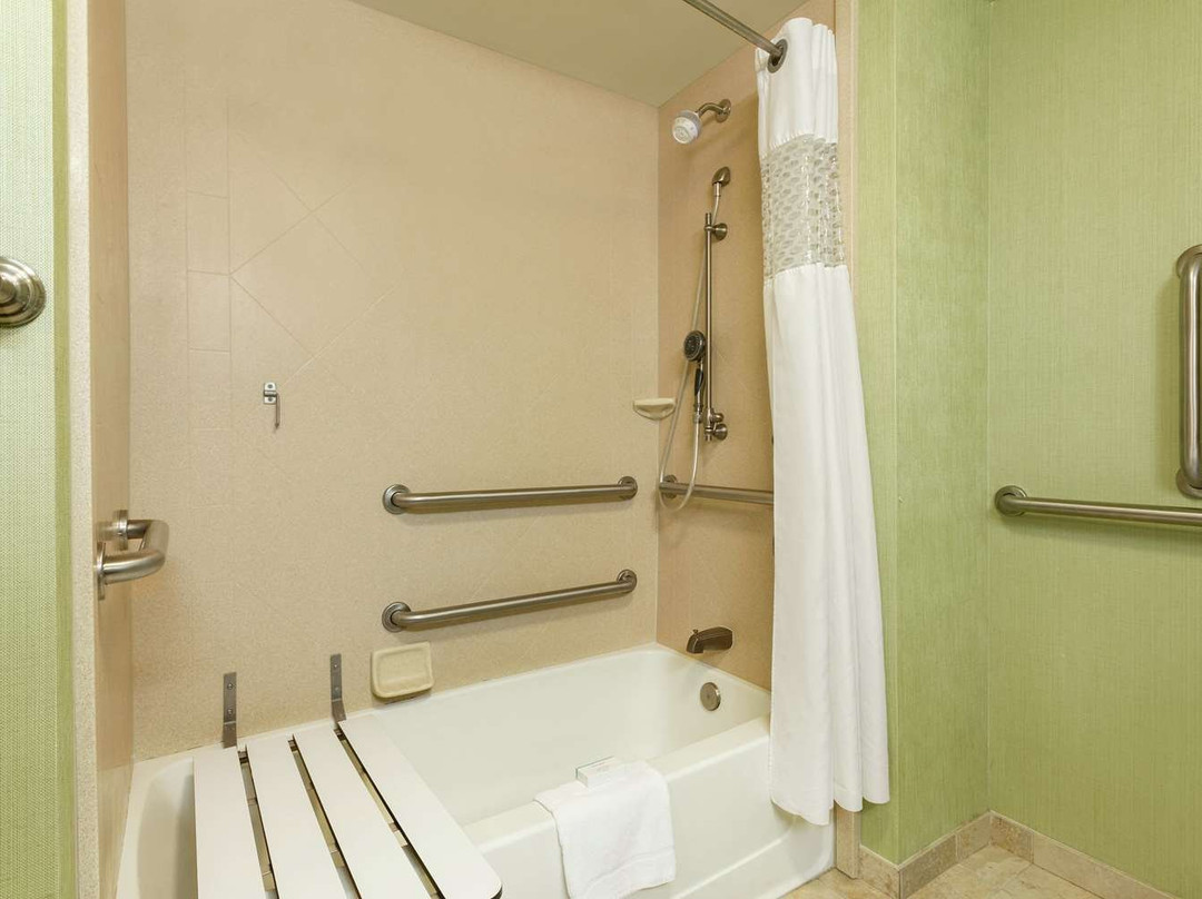 Hampton Inn & Suites Prattville主图