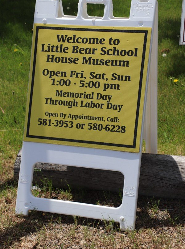 Little Bear School House Museum & Historical Society景点图片