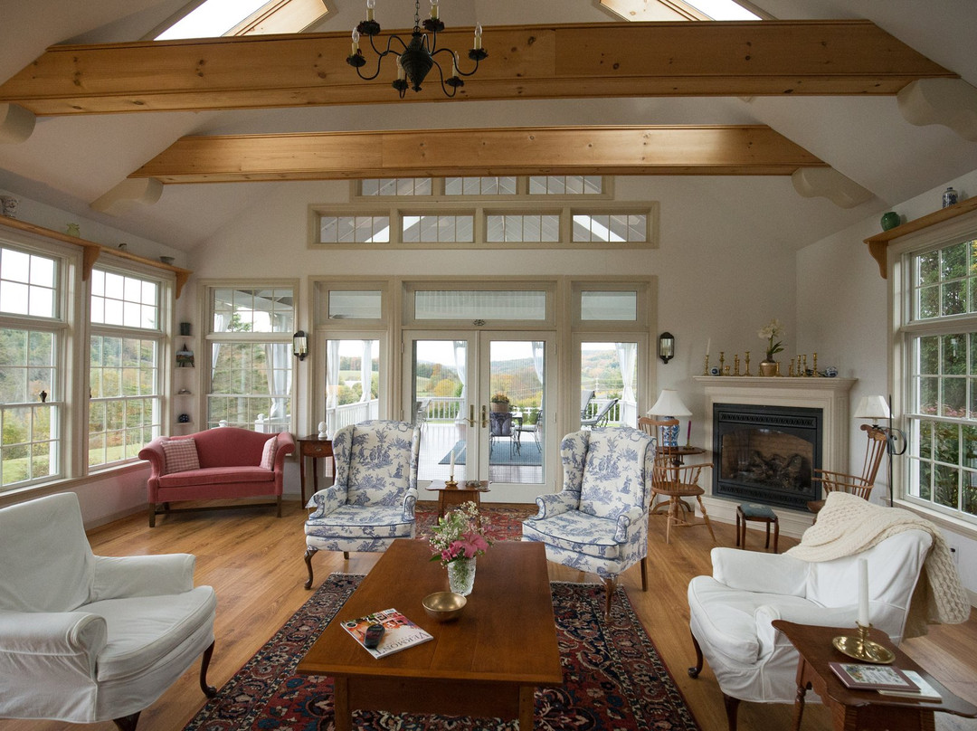 Apple Hill Inn主图