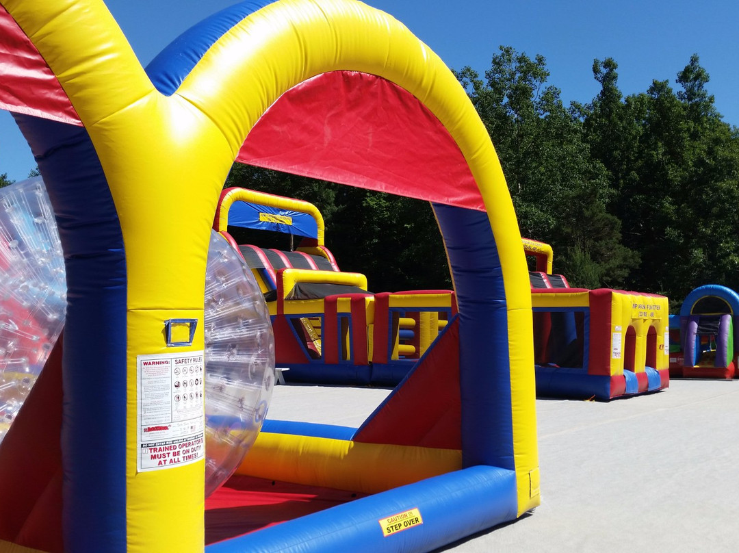 Fountain旅游景点-Jump Around Fun Center & VR