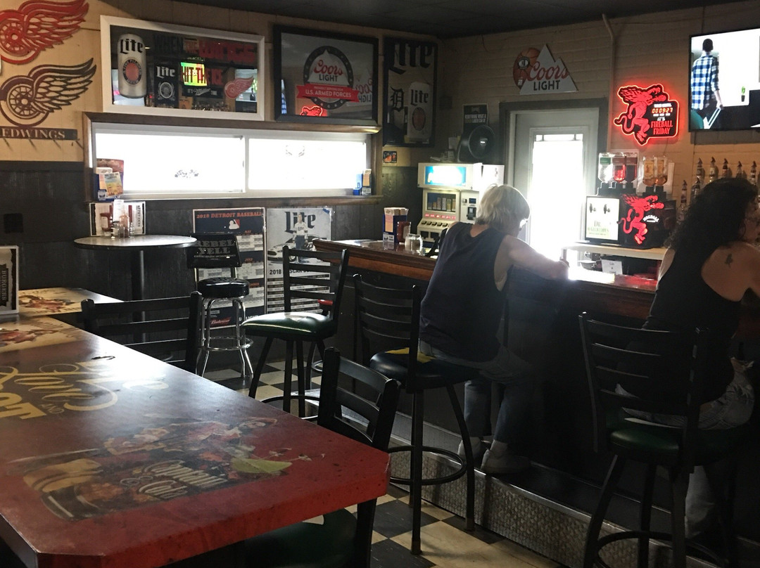 Holton旅游景点-46 Bar