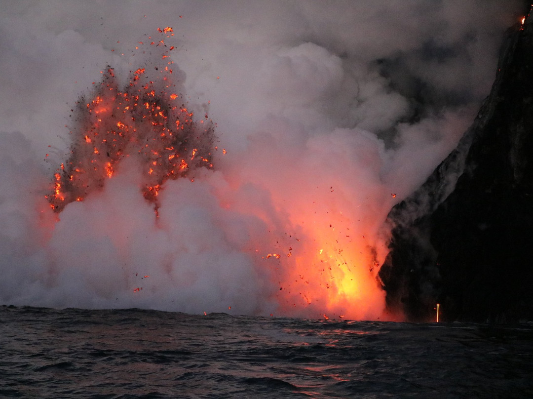 Moku Nui Lava Tours景点图片