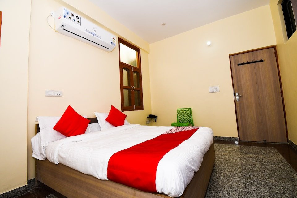 OYO 27876 Hotel Preminn主图