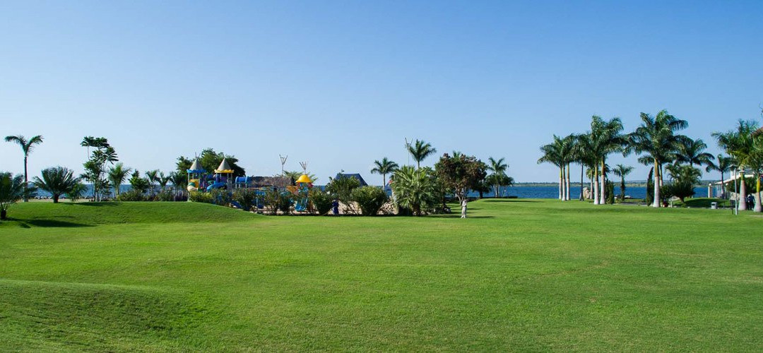 Malaika Beach Resort主图