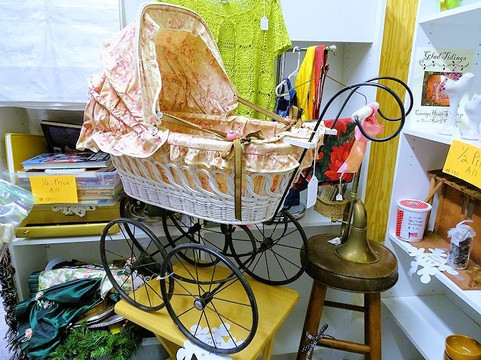 Treasures Antique Mall-库克维尔必去景点